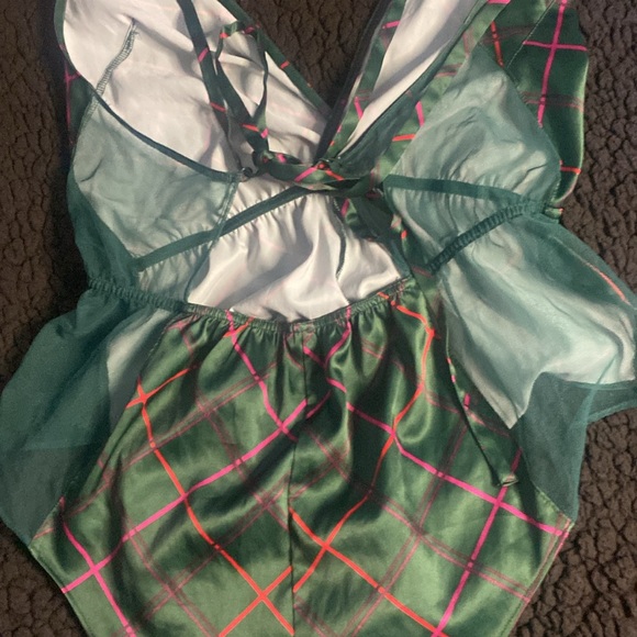 Dainty an sexy intimate wear! Tue in back with back open/see through! - Picture 5 of 8